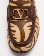 Valentino Vlogo Signature Pony-Effect Calfskin Loafer 20Mm - Image 3